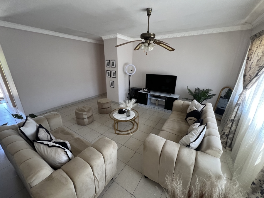 2 Bedroom Property for Sale in La Hoff North West